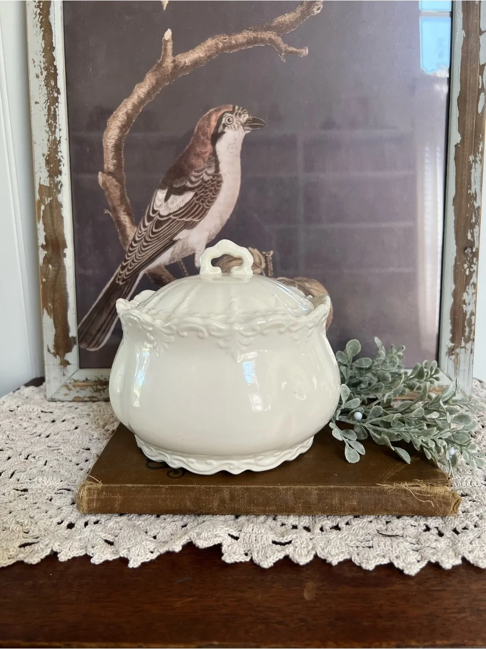 Vintage Creamy Neutral Ceramic Lidded Bowl